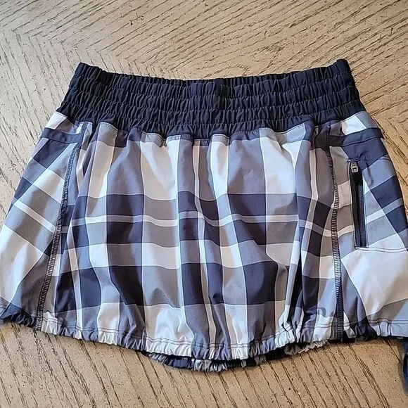 Lululemon size 8 plaid skirt skort - Picture 10 of 10